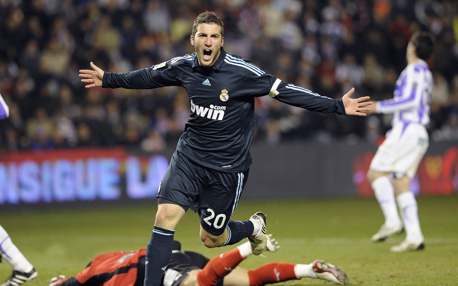 北京国安主场迎战上海上港,一场激烈的对决即将展开!,北京国安对上海上港比赛情况