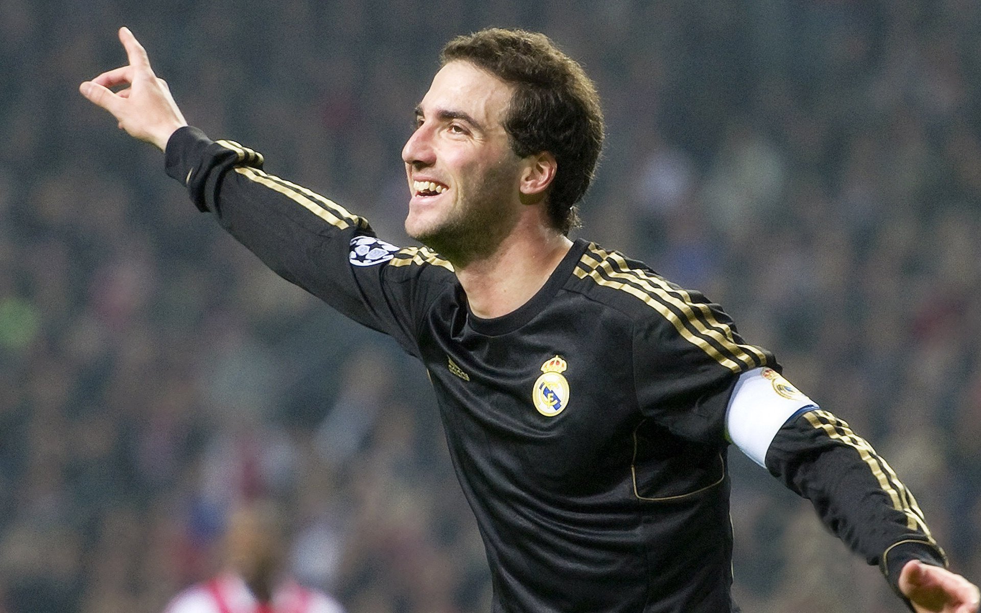 大胜迎决赛！球队士气高涨，积极备战，比赛决出胜负